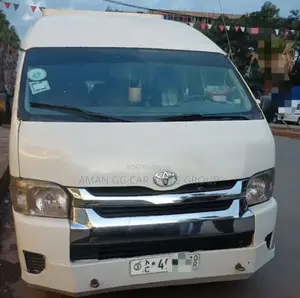 Toyota HiAce 2016 White