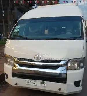 Toyota HiAce 2016 White