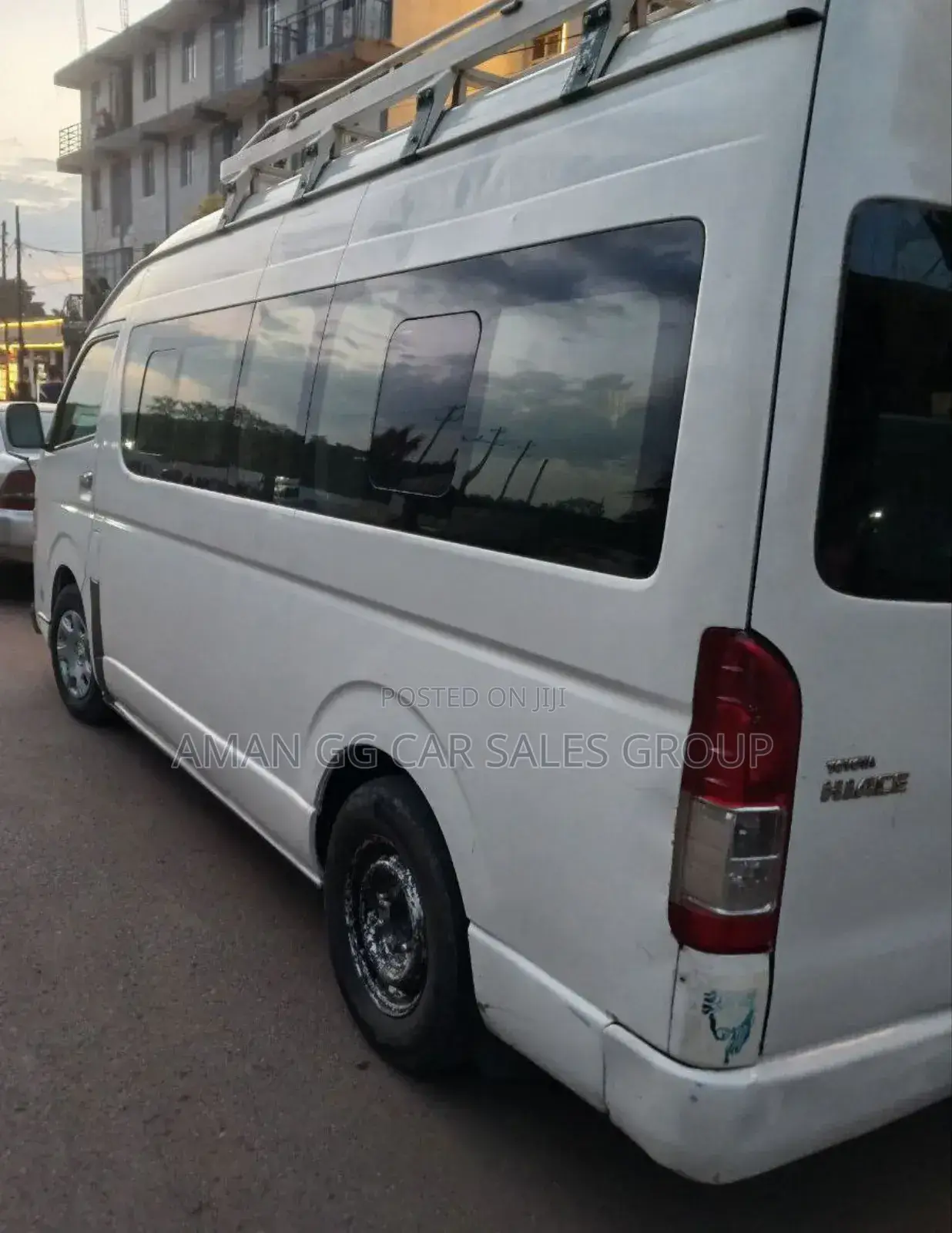 Toyota HiAce 2016 White