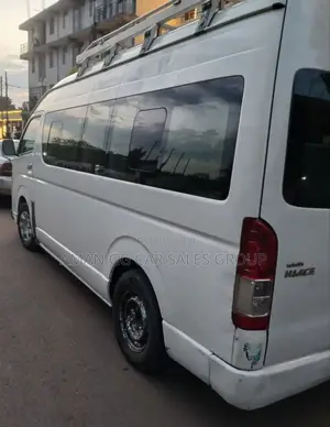 Toyota HiAce 2016 White