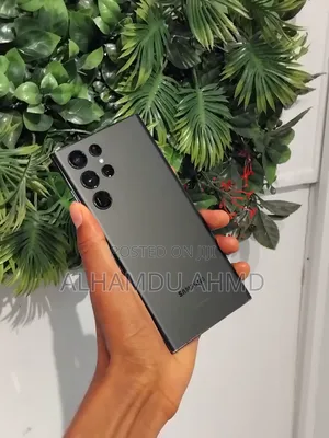 Photo - New Samsung Galaxy S22 Ultra 256 GB Yellow