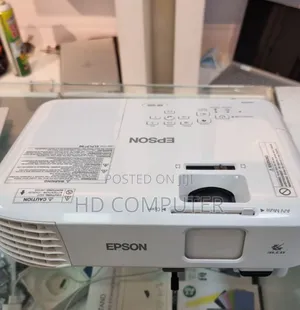 Epson-S05 Projecter