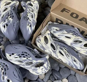 Adidas Yeezy Runner Foam