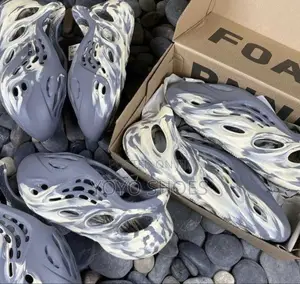Adidas Yeezy Runner Foam