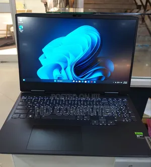 New Laptop Lenovo LOQ 15IRH8 16GB AMD Ryzen 5 SSD 512GB