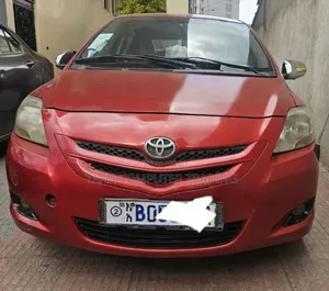 Photo - Toyota Yaris 2008 Red