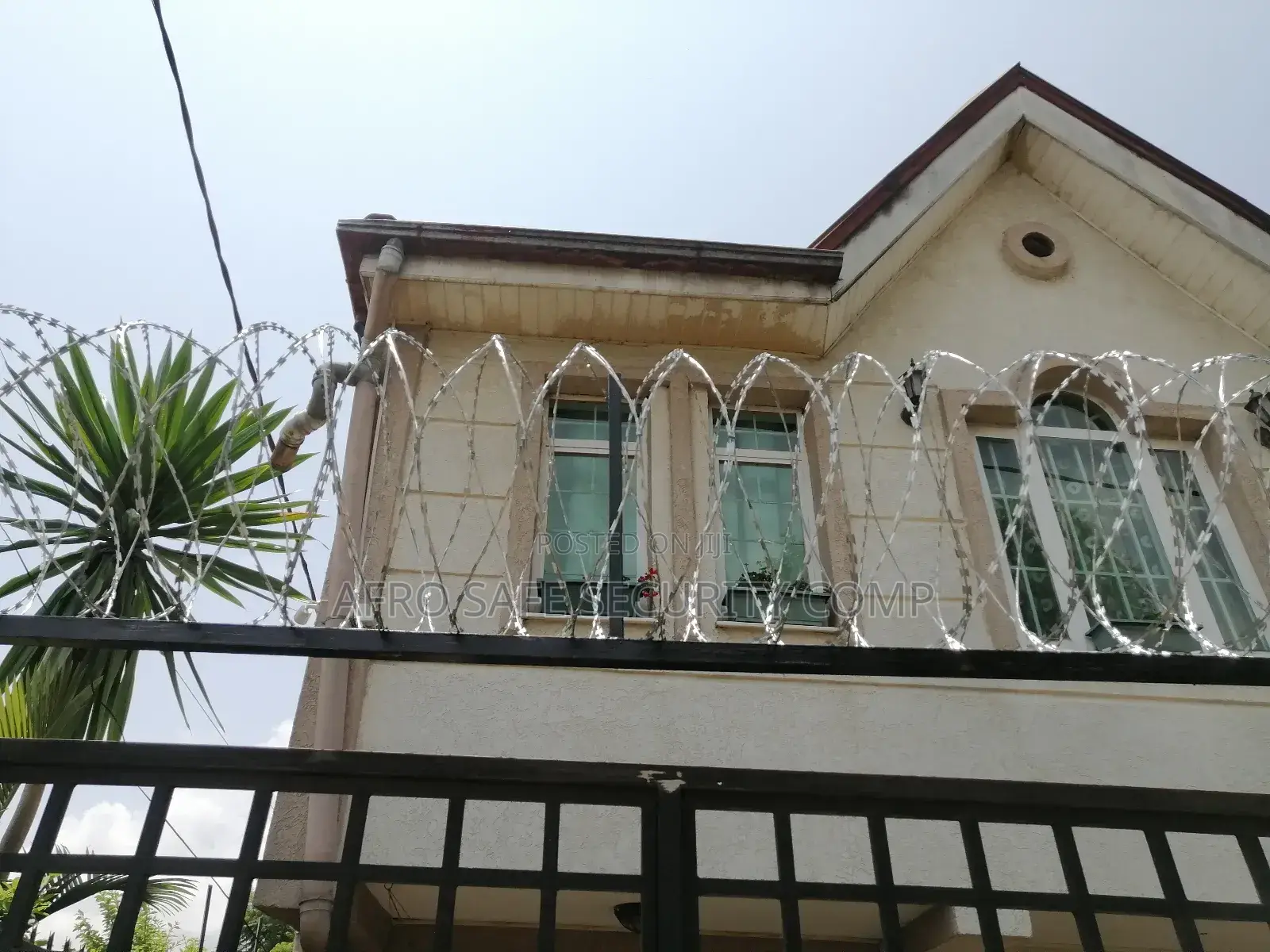 አደገኛ አጥር Danger Fence