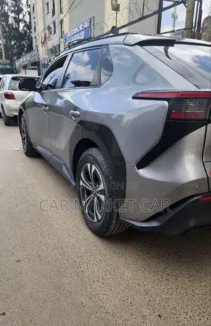 Toyota bZ4X 71.4 kWh AWD 2023 Gray
