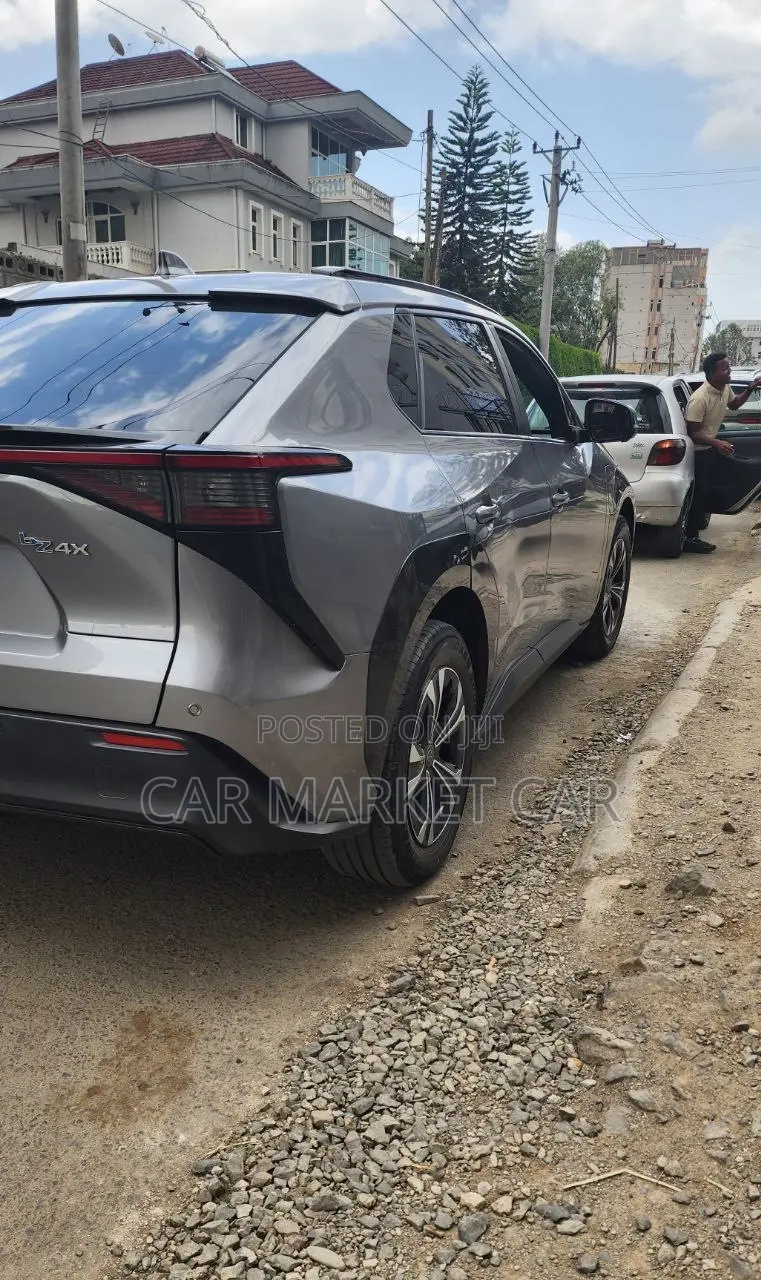 Toyota bZ4X 71.4 kWh AWD 2023 Gray