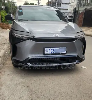 Photo - Toyota bZ4X 71.4 kWh AWD 2023 Gray