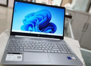 New Laptop HP EliteBook 830 8GB Intel Core I7 SSD 512GB