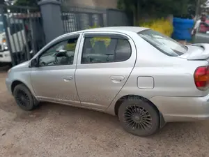 Toyota Platz 2004 Silver