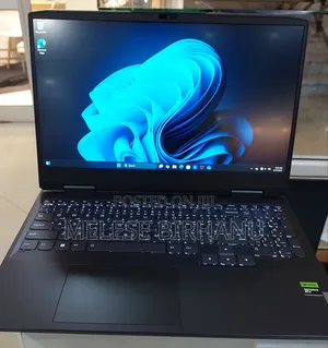 New Laptop Lenovo LOQ 15IRH8 16GB AMD Ryzen 5 SSD 512GB