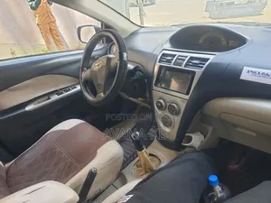 Toyota Yaris 2008 Gold