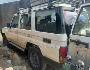 Toyota Land Cruiser 2015 White