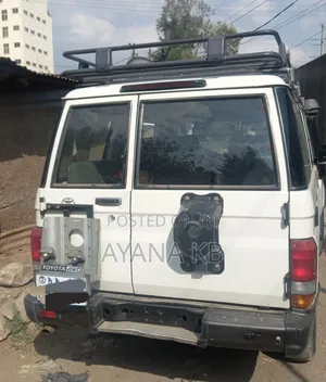 Toyota Land Cruiser 2015 White