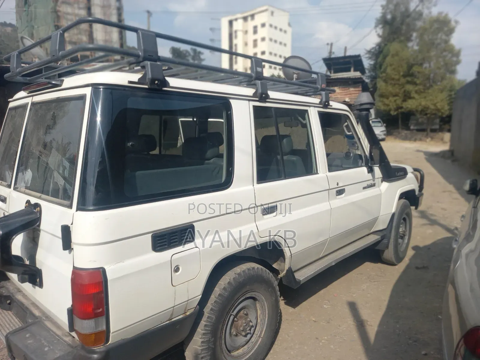 Toyota Land Cruiser 2015 White