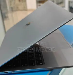 New Laptop Apple MacBook Pro 2022 M2 8GB SSD 256GB