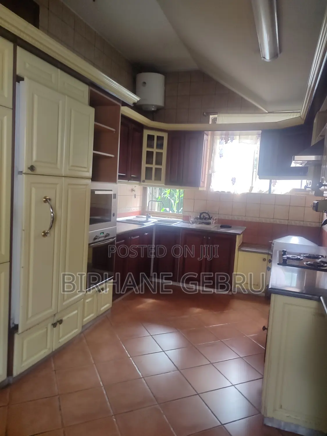 G+2 House Fernshed Guest House for Rent
