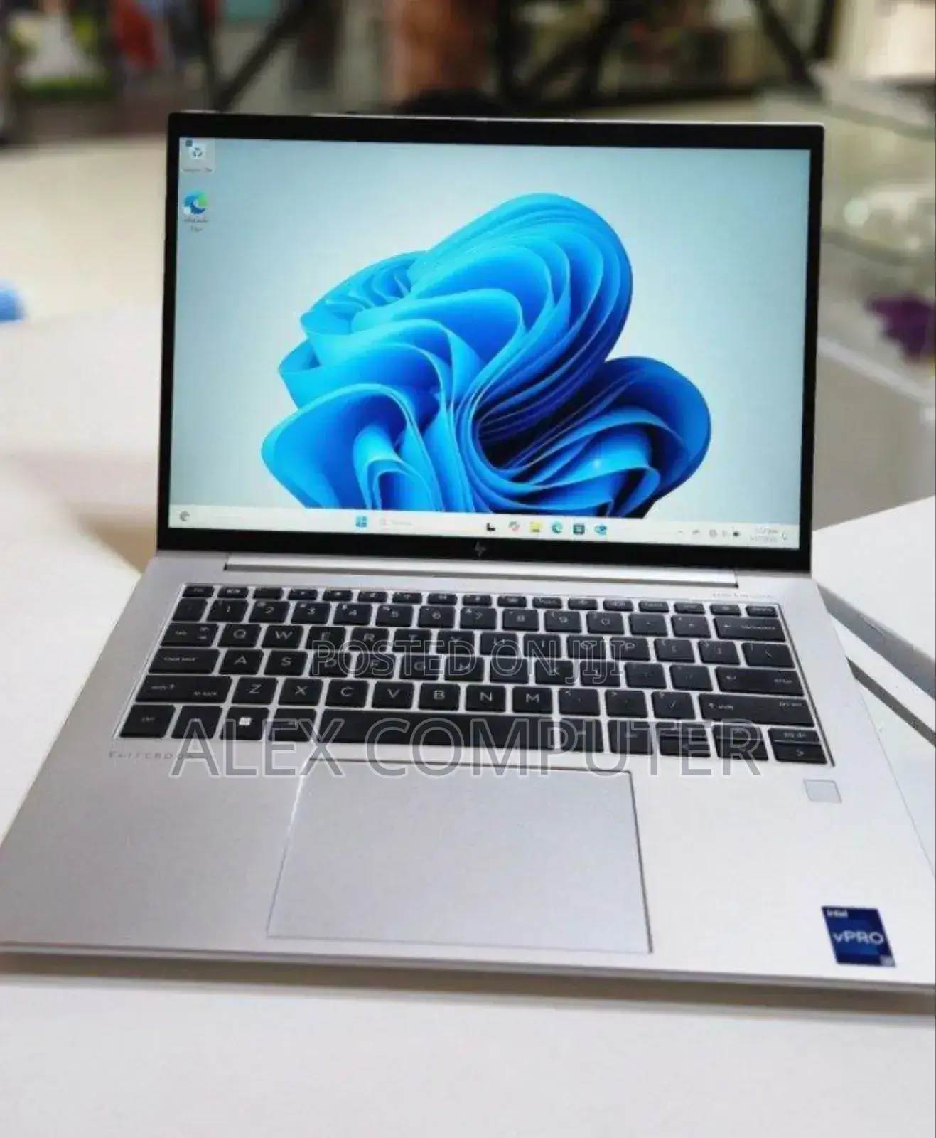 New Laptop HP EliteBook 840 10 16GB Intel Core I7 SSD 512GB