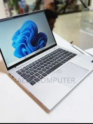 New Laptop HP EliteBook 840 10 16GB Intel Core I7 SSD 512GB