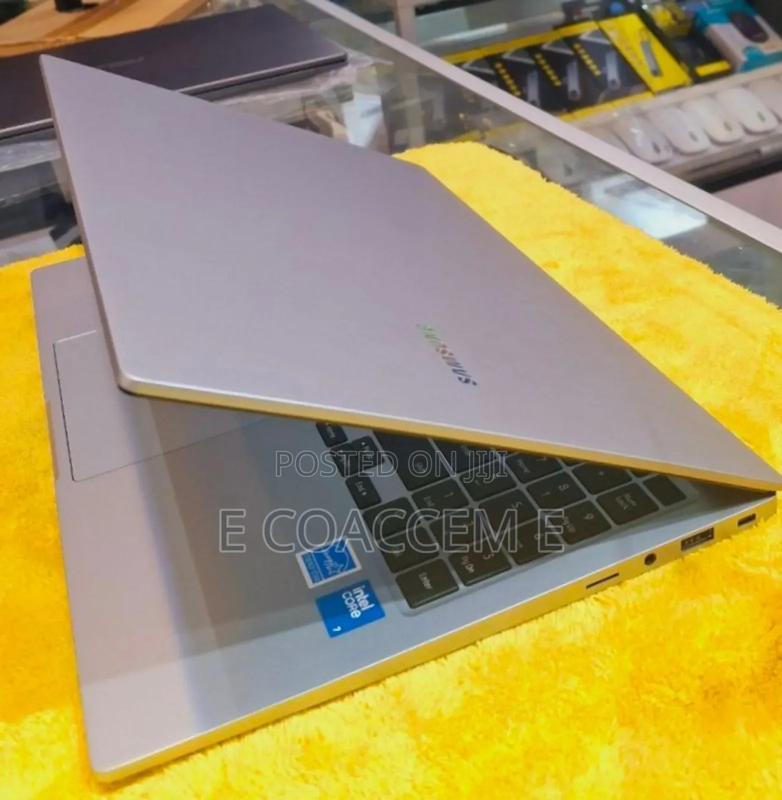 New Laptop Samsung 16GB Intel Core Ultra 7 SSD 512GB