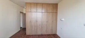 Closet ቁምሳጥን