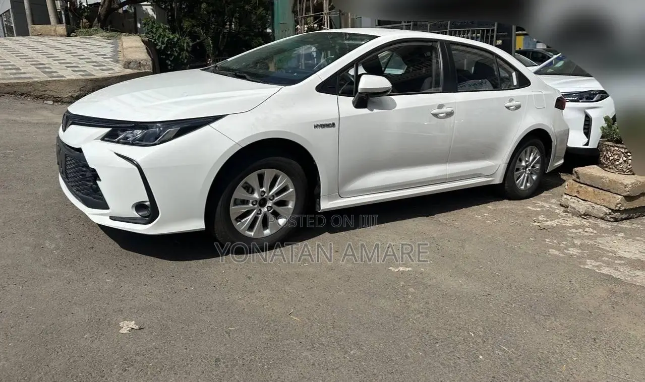 New Toyota Corolla 2024 White
