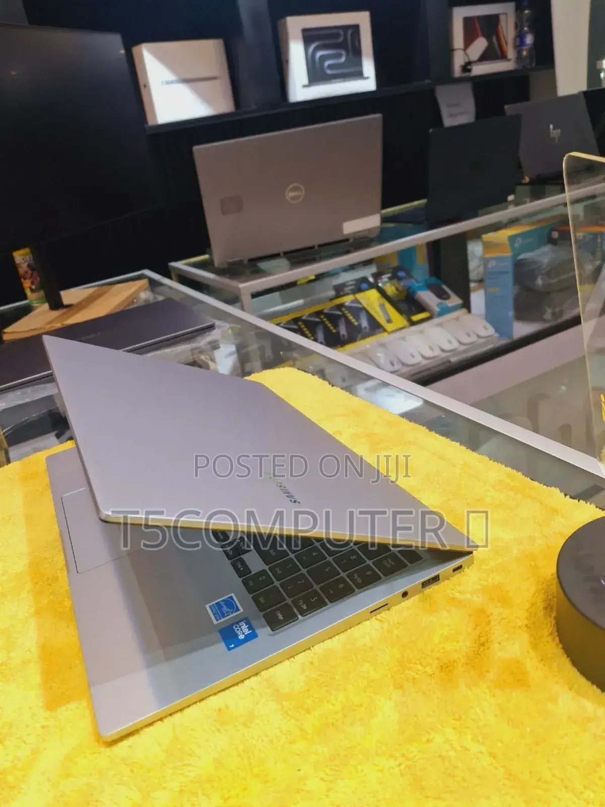 New Laptop Samsung 16GB Intel Core I7 SSD 512GB