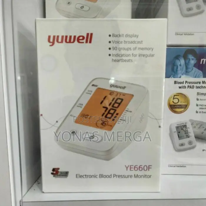 Bp Monitor፶ßa Monitor, an Upper Arm Cuff, 4 X Aa Batteries