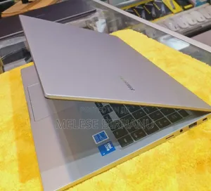 New Laptop Samsung 16GB Intel Core Ultra 7 SSD 512GB