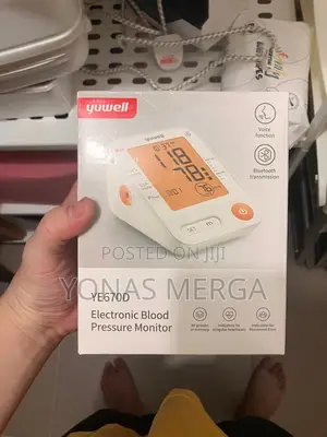 Photo - Bp Monitoring፼妍accuracy: Blood Pressure: ±4 MMHG (±0.5 Kpa)