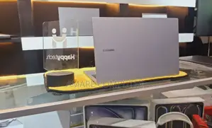 New Laptop Samsung 16GB Intel Core I7 SSD 512GB