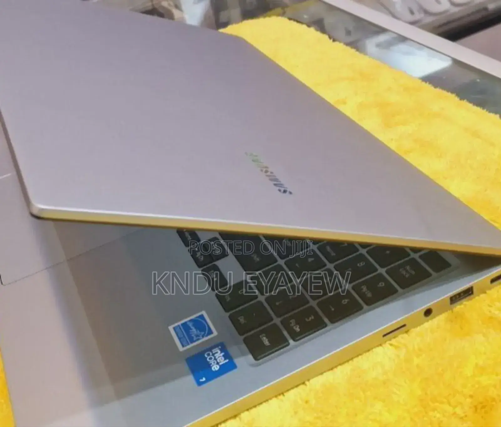 New Laptop Samsung 16GB Intel Core Ultra 7 SSD 512GB