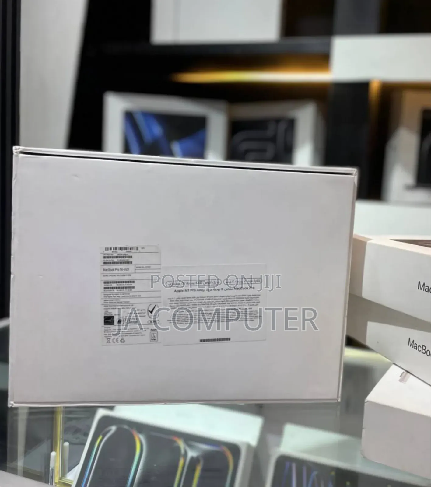 New Laptop Apple MacBook Pro M1 16GB Apple M1 Pro SSD 512GB