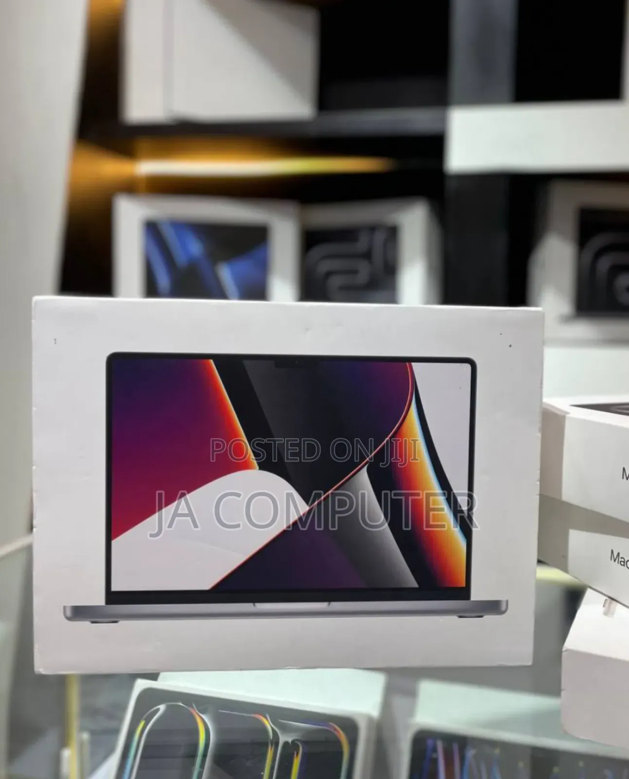 New Laptop Apple MacBook Pro M1 16GB Apple M1 Pro SSD 512GB