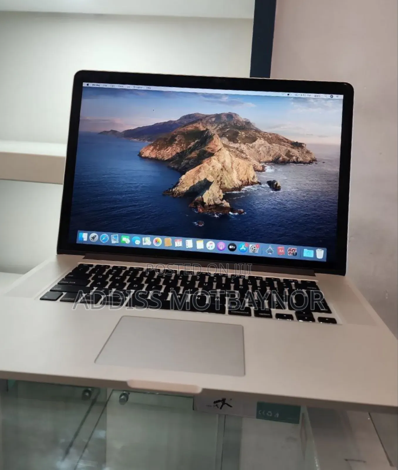 New Laptop Apple MacBook 2011 8GB Intel Core I5 SSD 320GB