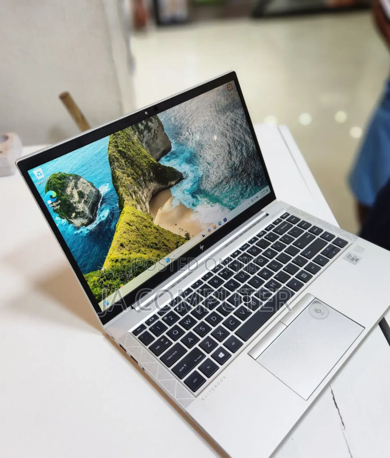 New Laptop HP EliteBook 840 G5 16GB Intel Core I7 SSD 512GB