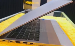 New Laptop Samsung 16GB Intel Core I7 SSD 512GB