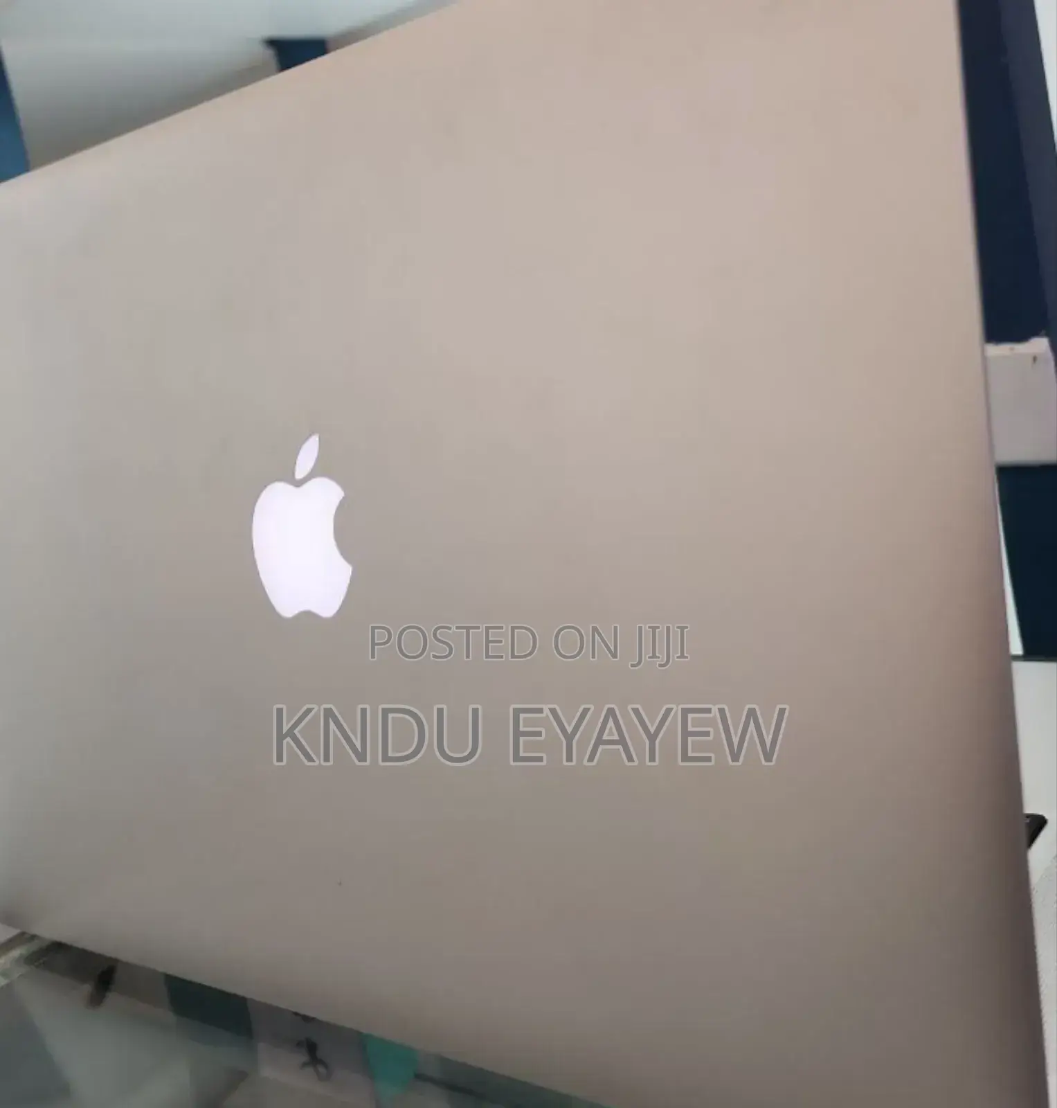 New Laptop Apple MacBook 8GB Intel Core I5 SSD 320GB