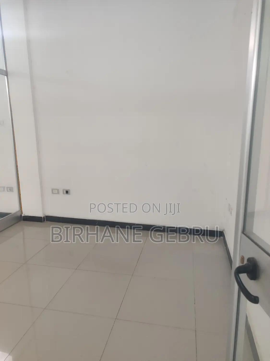 Luxury Apartiment Rent for Office .Store Trainning and Other