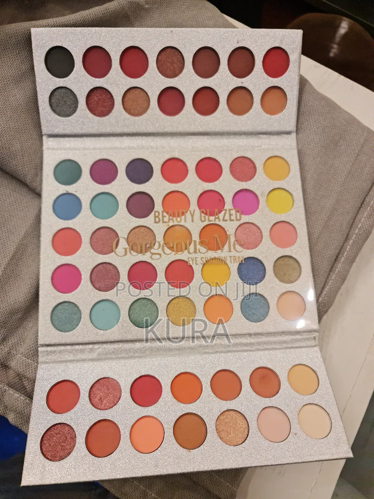 Gorgeous Me 63 Colors Eyeshadow Palette 70g 70 G