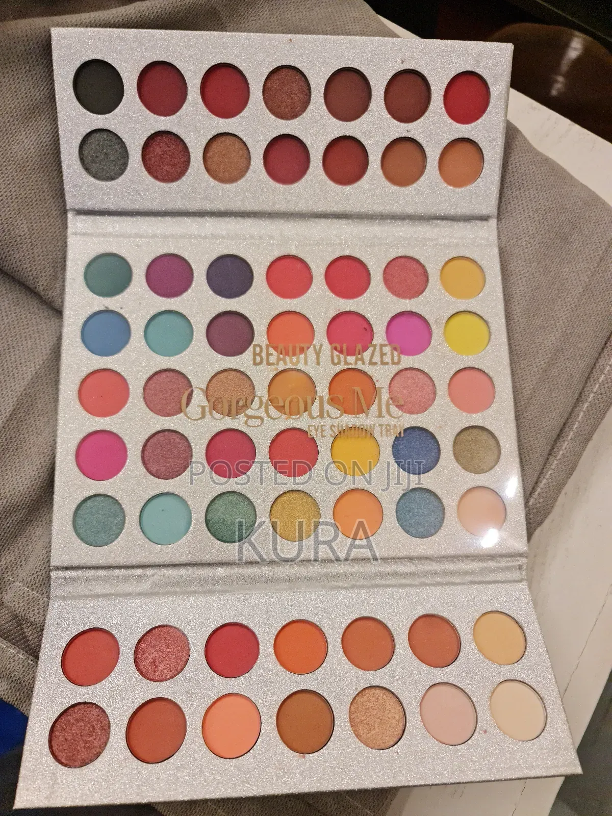 Gorgeous Me 63 Colors Eyeshadow Palette 70g 70 G