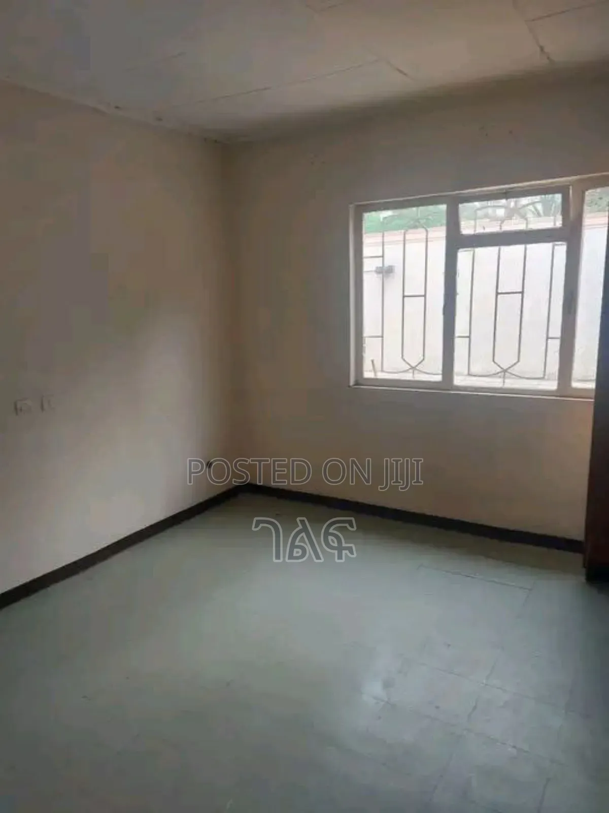 3bdrm Villa in የአያት ቪላ ያልታደሰ, Bole for sale