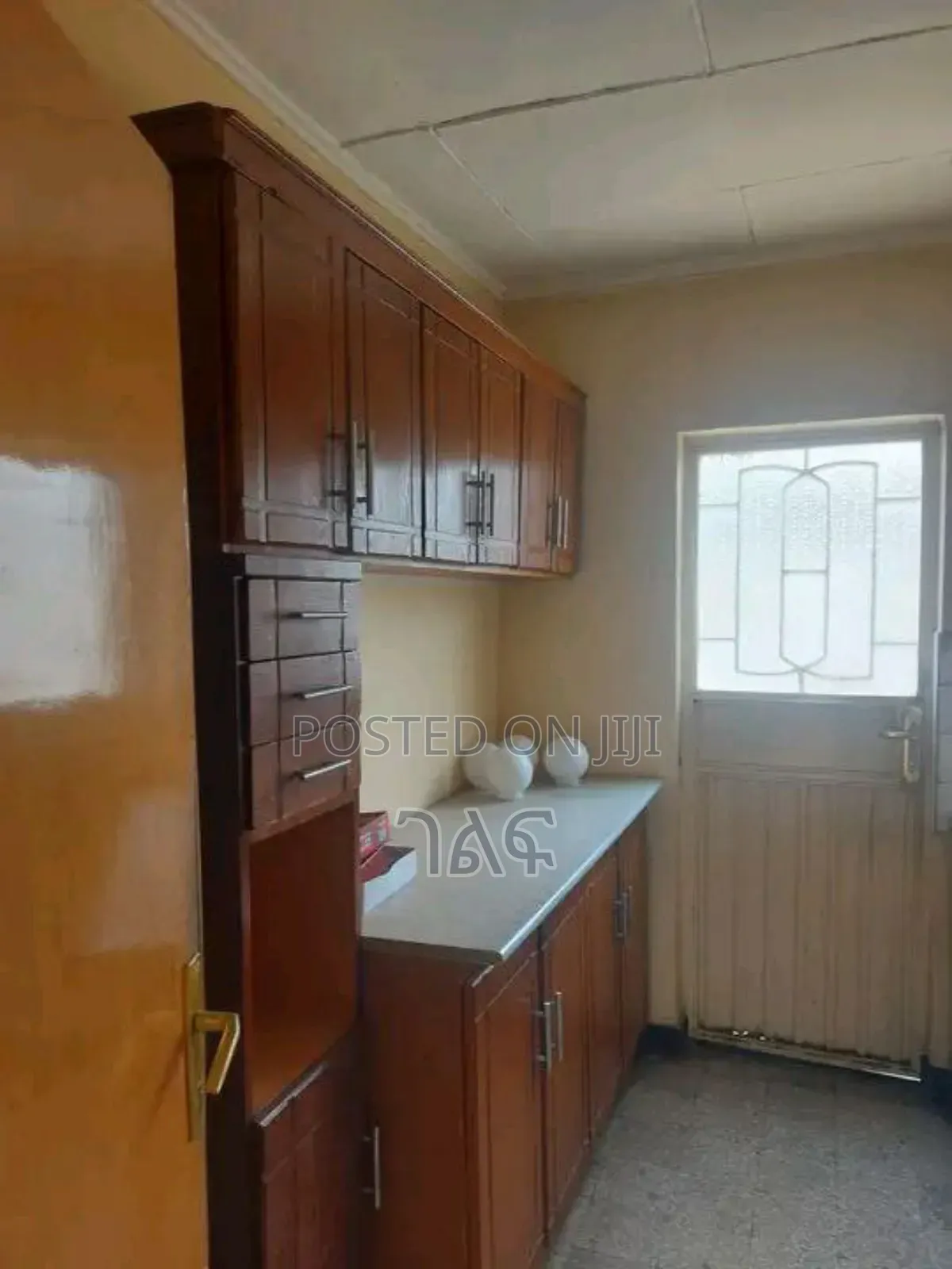 3bdrm Villa in የአያት ቪላ ያልታደሰ, Bole for sale