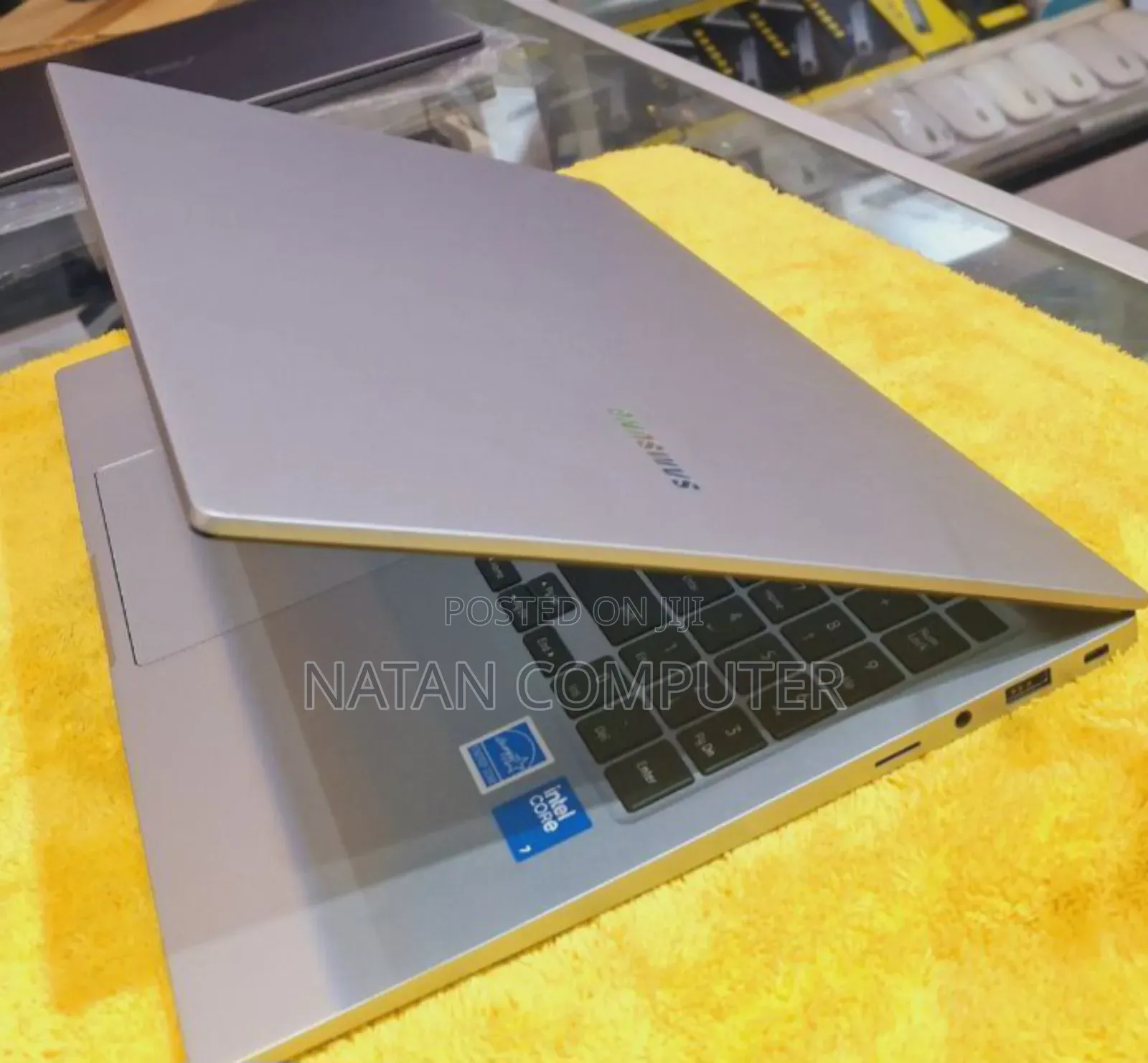 New Laptop Samsung Galaxy Book4 16GB Intel Core I7 SSD 512GB