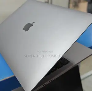 New Laptop Apple MacBook Pro 2022 M2 8GB Apple M2 SSD 256GB