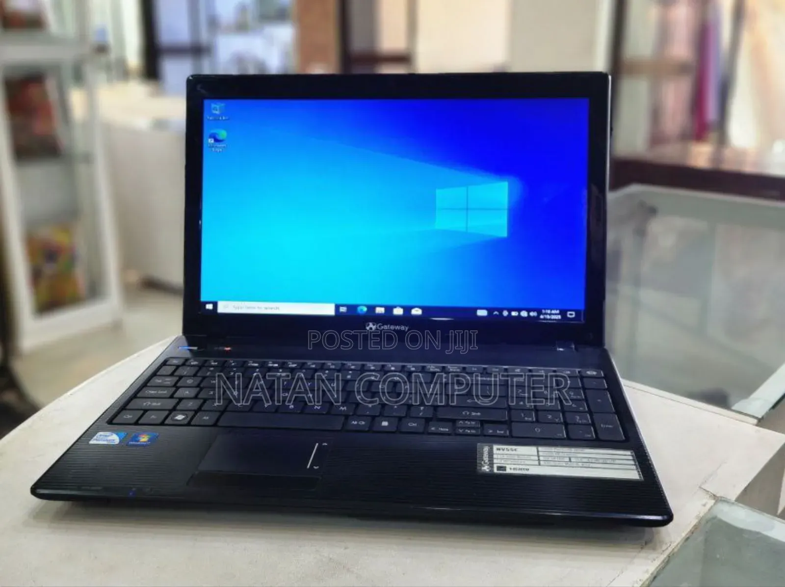 New Laptop Gateway CX2728 4GB Intel Pentium SSD 160GB