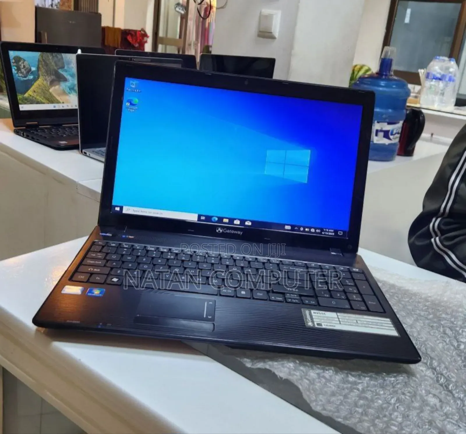 New Laptop Gateway CX2728 4GB Intel Pentium SSD 160GB