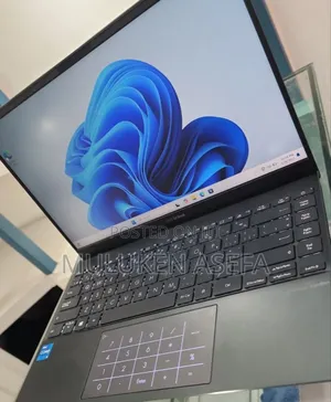 Photo - New Laptop Asus ZenBook UX303UA 8GB Intel Core I5 SSD 512GB
